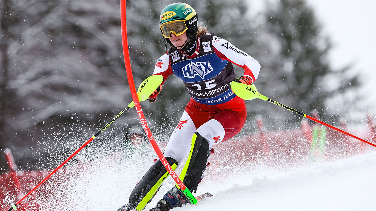 Kollegialer ÖSV Rückfall im Slalom Finale in Kranjska Gora