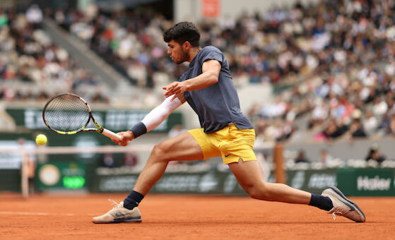 Alcaraz und Tsitsipas lösen Viertelfinal-Ticket in Paris