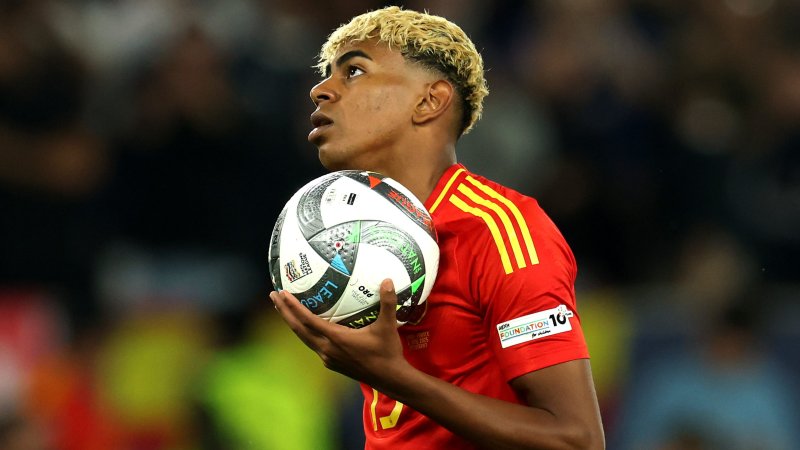 Kleinwüchsiger Partyteilnehmer verteidigt Yamal